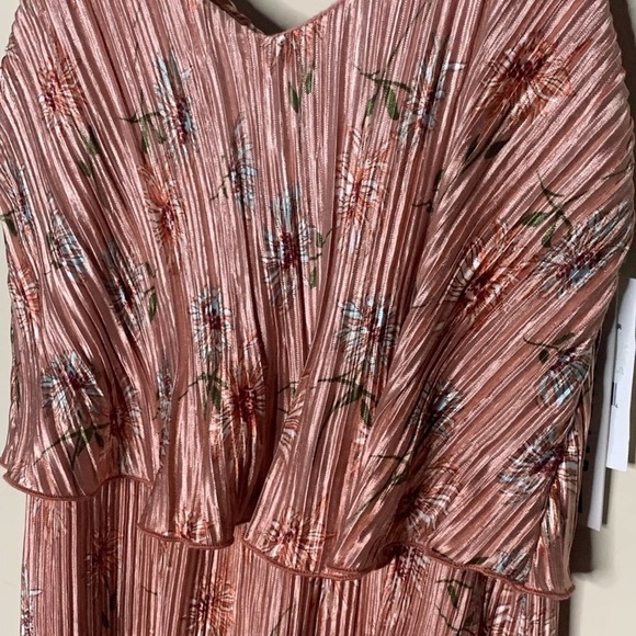 🆕 Design Lab Ruffle Dress - Picture 3 of 8